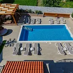 Tea Kaštela